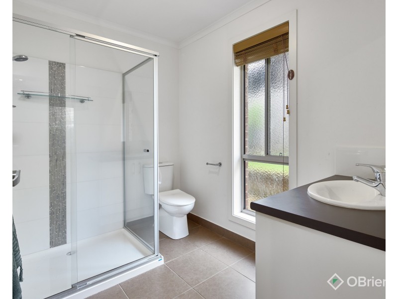 6 Empire Avenue, Drouin VIC 3818