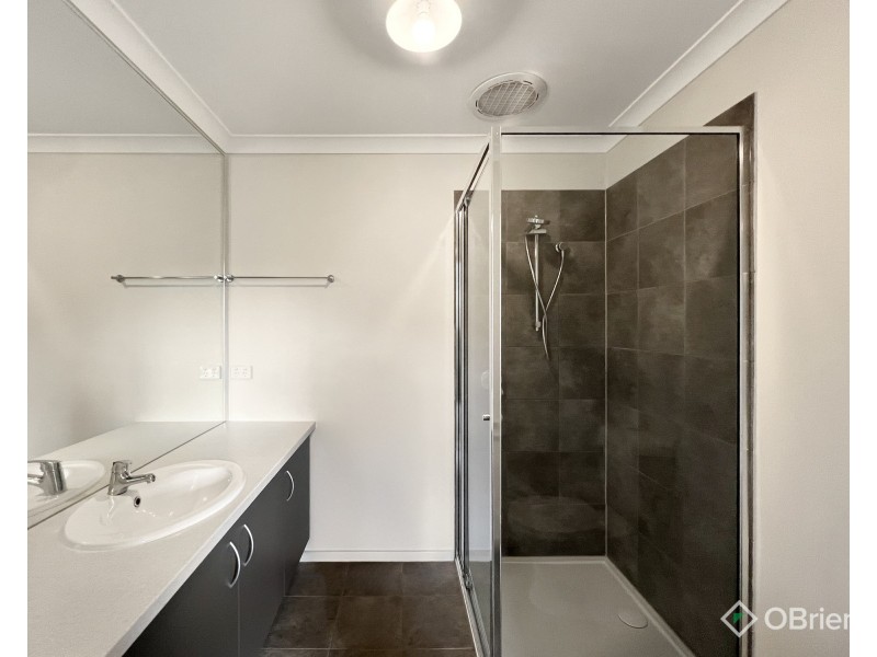 4 Kendal Avenue, Warragul VIC 3820