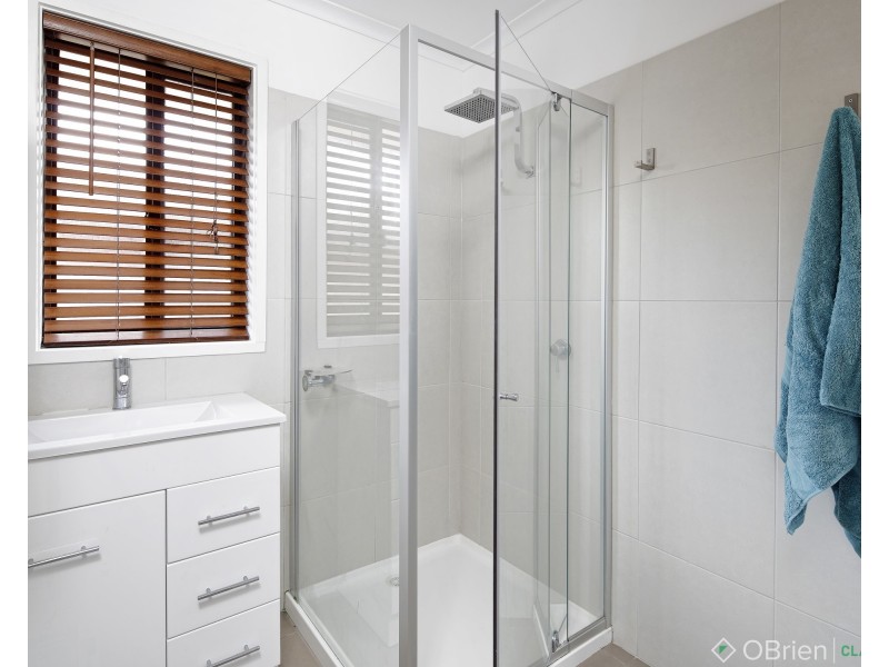 1/16 Cambridge Drive, Warragul VIC 3820