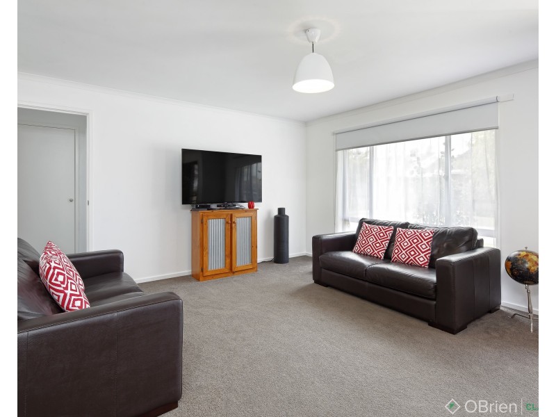 1/16 Cambridge Drive, Warragul VIC 3820