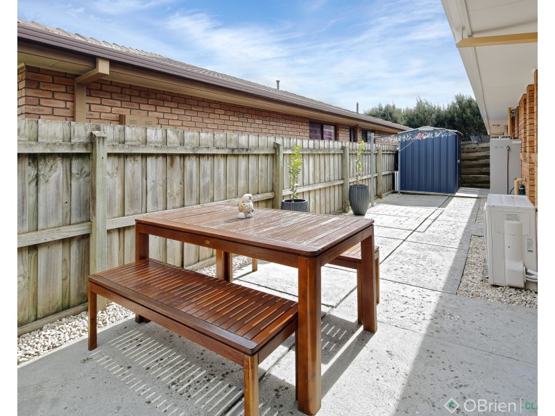 1/16 Cambridge Drive, Warragul VIC 3820