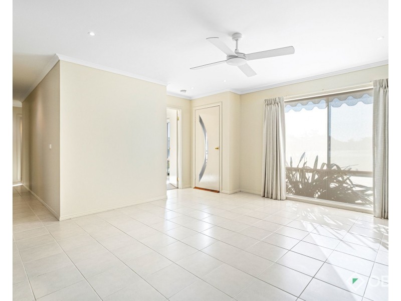 18 Willow Boulevard, Yarragon VIC 3823