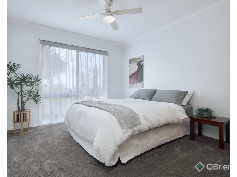 2a Balmoral Crescent, Drouin VIC 3818