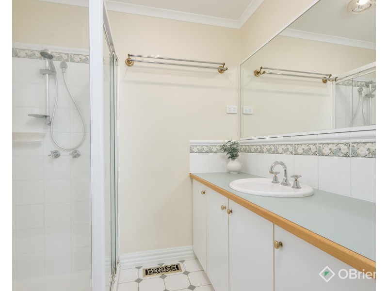 1 Davey Drive, Drouin VIC 3818