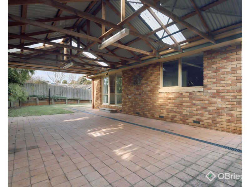 1 Davey Drive, Drouin VIC 3818