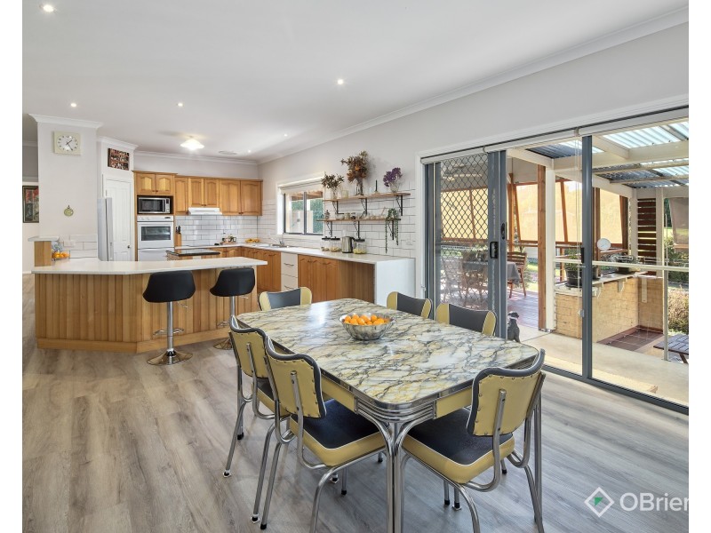 4 Nottingham Court, Drouin VIC 3818
