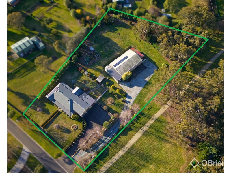 4 Nottingham Court, Drouin VIC 3818