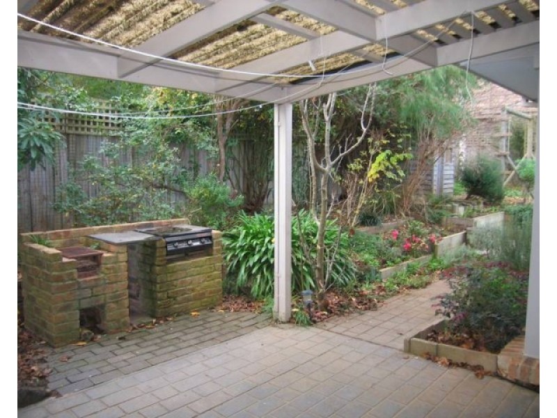 8 Willow Crescent, Warragul VIC 3820