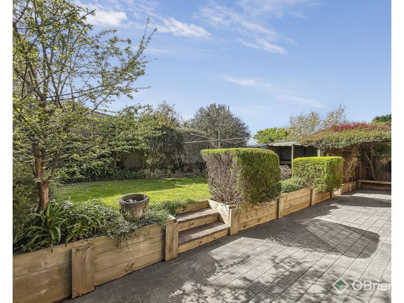 8 Willow Crescent, Warragul VIC 3820