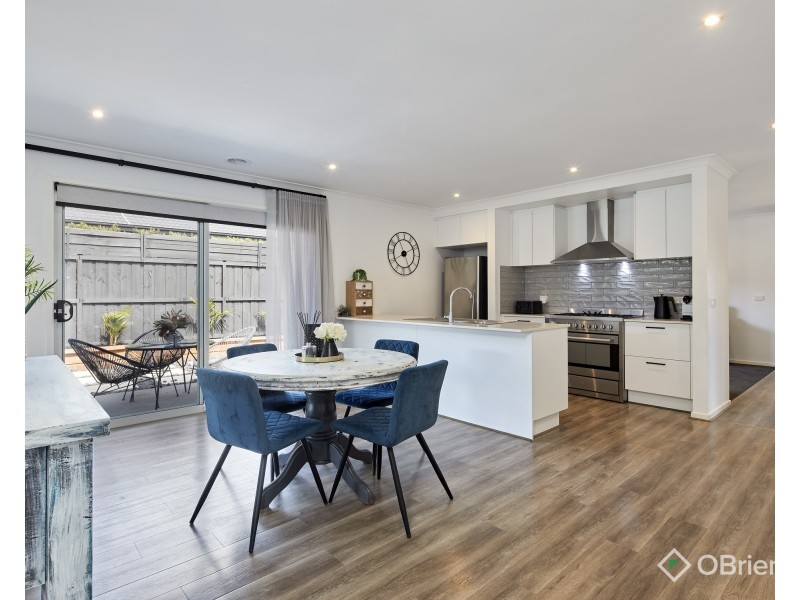 19 King Parrot Boulevard, Drouin VIC 3818