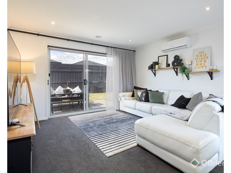 19 King Parrot Boulevard, Drouin VIC 3818