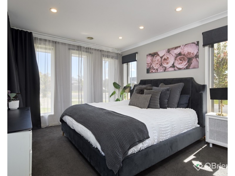 19 King Parrot Boulevard, Drouin VIC 3818