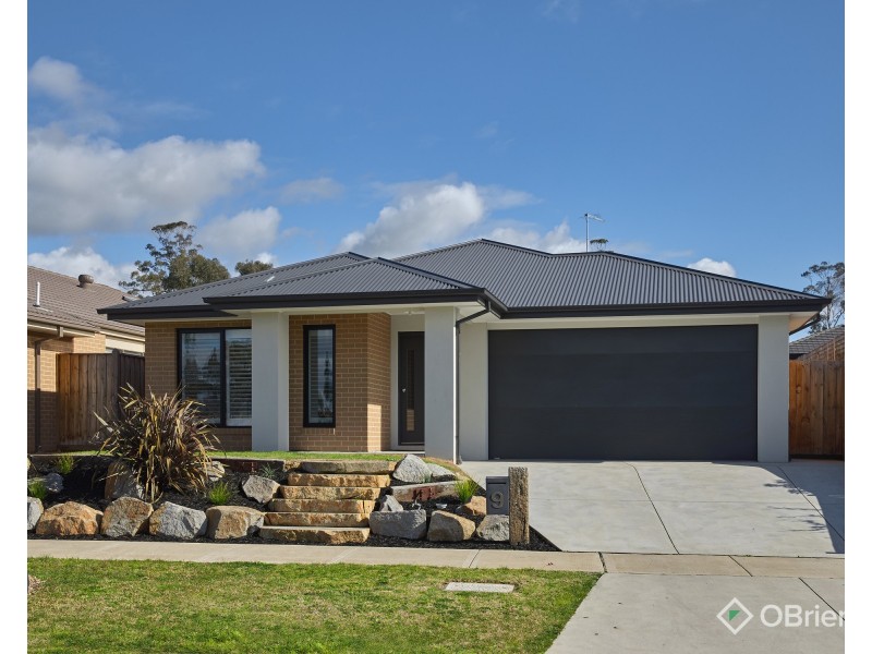 9 Peachtree Drive, Drouin VIC 3818