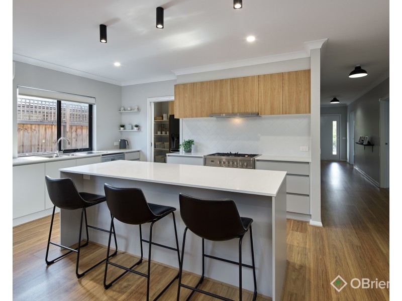 9 Peachtree Drive, Drouin VIC 3818