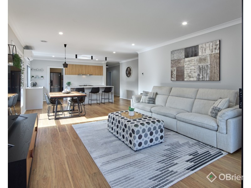 9 Peachtree Drive, Drouin VIC 3818