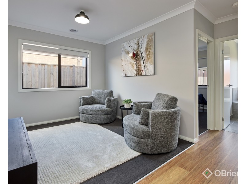 9 Peachtree Drive, Drouin VIC 3818