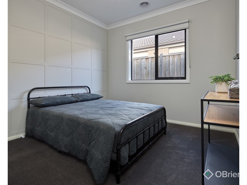 9 Peachtree Drive, Drouin VIC 3818