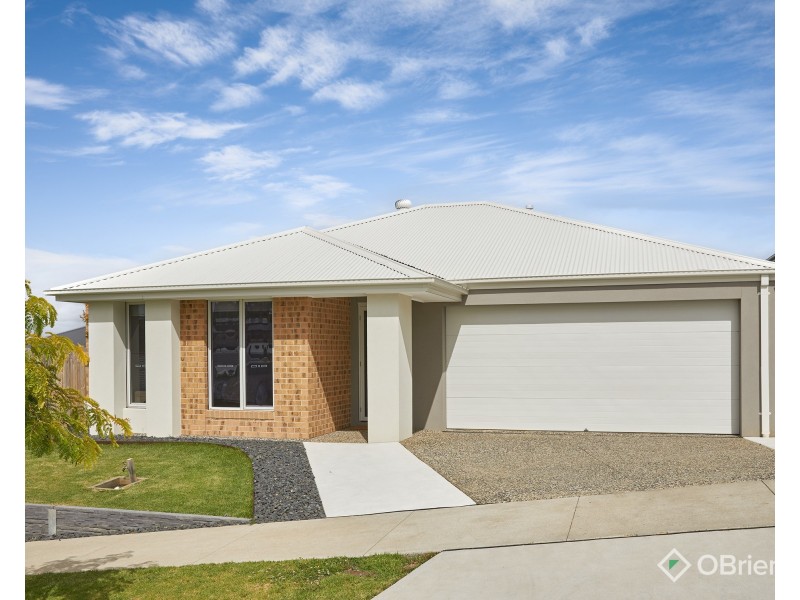 9 Mangrove Street, Warragul VIC 3820