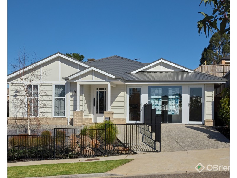 22 Illawarra Boulevard, Drouin VIC 3818