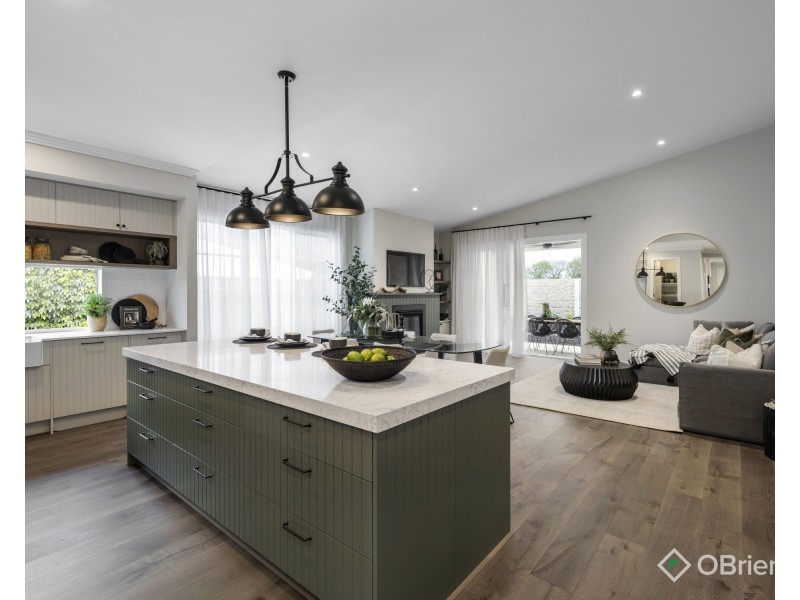 22 Illawarra Boulevard, Drouin VIC 3818