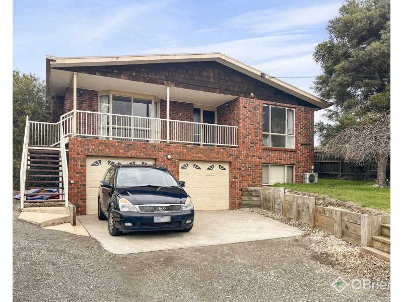64 Lardner Road, Drouin VIC 3818