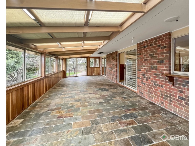 64 Lardner Road, Drouin VIC 3818