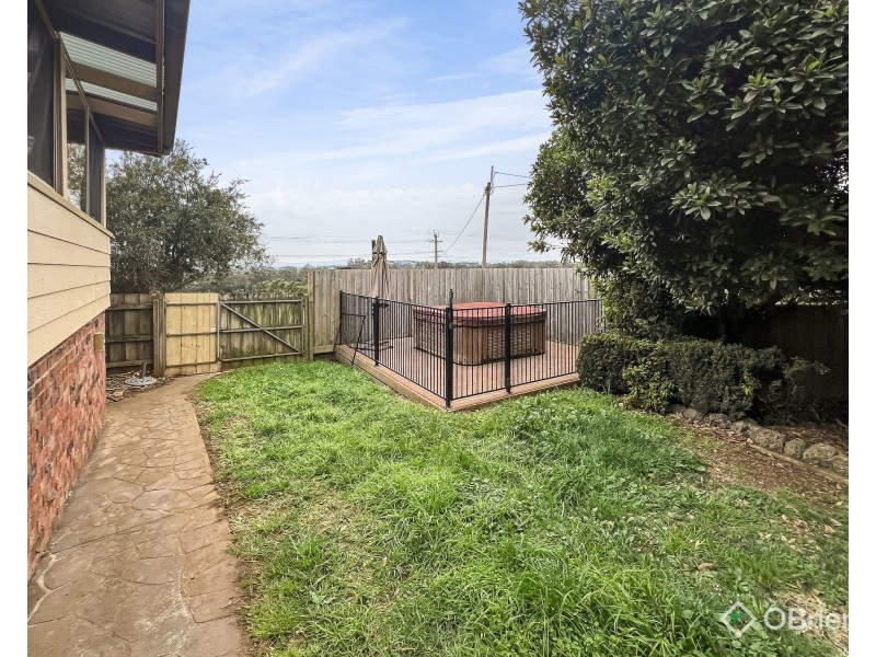64 Lardner Road, Drouin VIC 3818