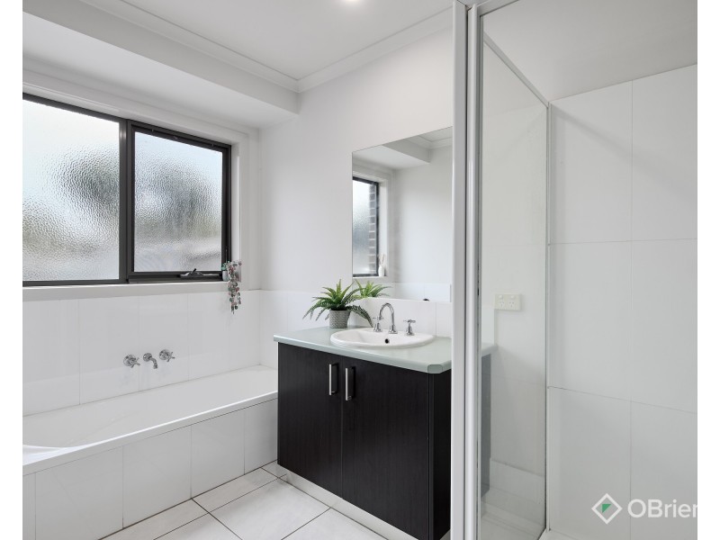 24 McMillan Drive, Warragul VIC 3820