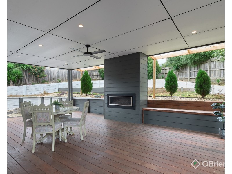 24 McMillan Drive, Warragul VIC 3820