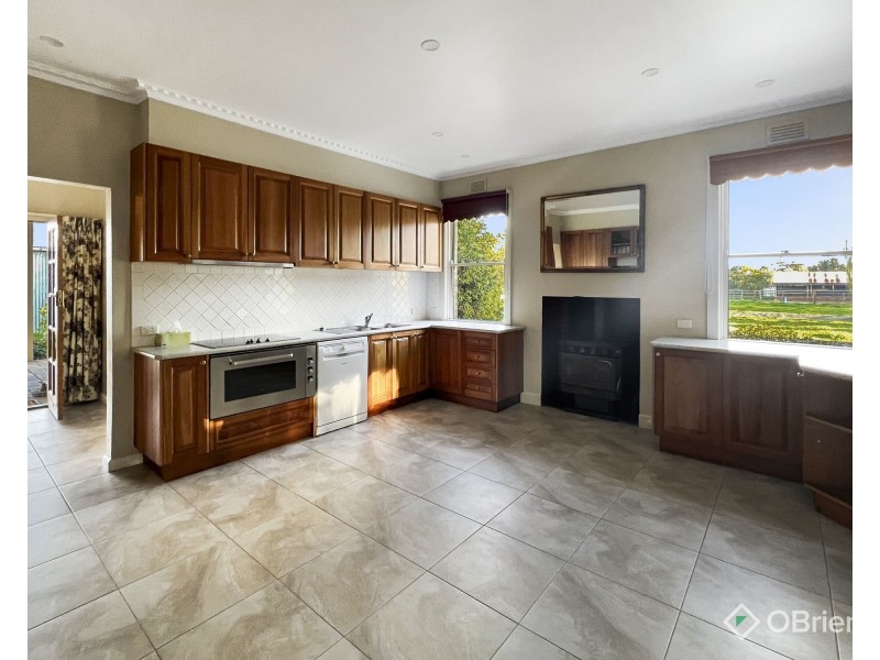 300 Jacksons Track, Labertouche VIC 3816