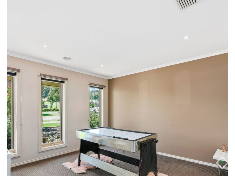 25 Chaucer Way, Drouin VIC 3818