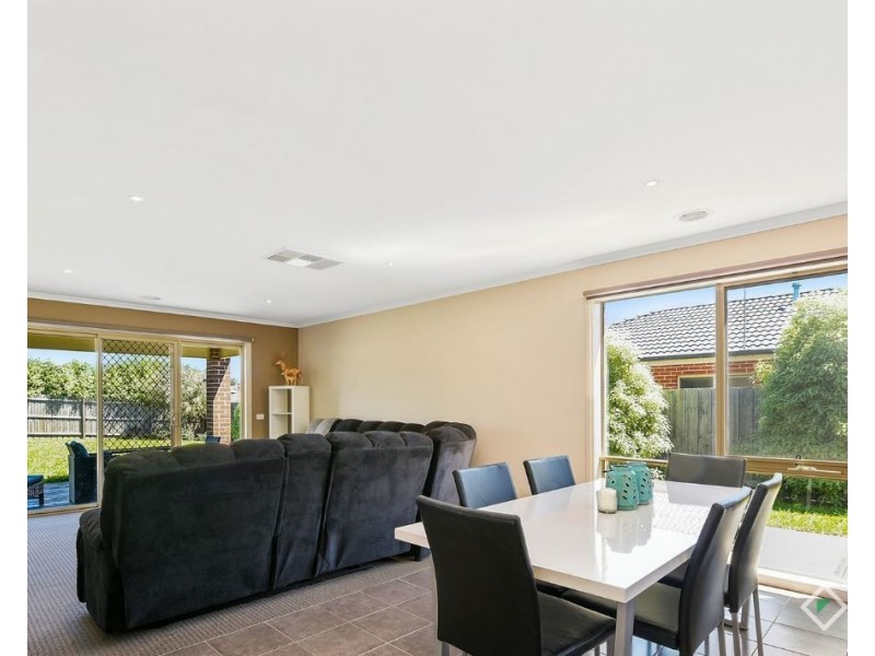 25 Chaucer Way, Drouin VIC 3818