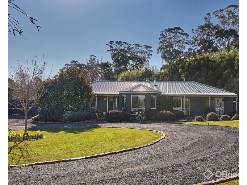 86 Kamanari Court, Drouin VIC 3818