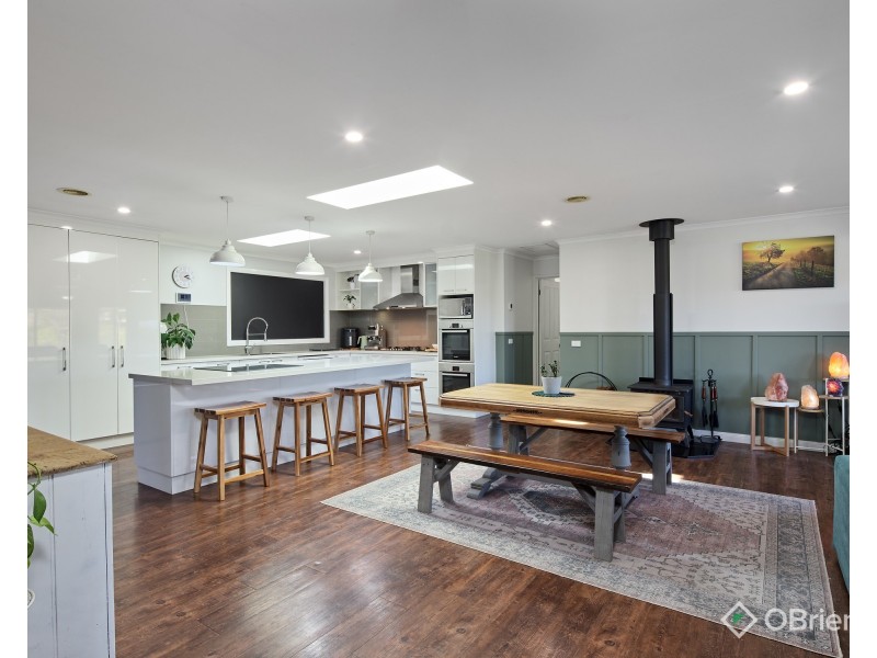 86 Kamanari Court, Drouin VIC 3818