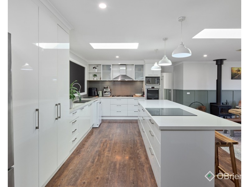 86 Kamanari Court, Drouin VIC 3818