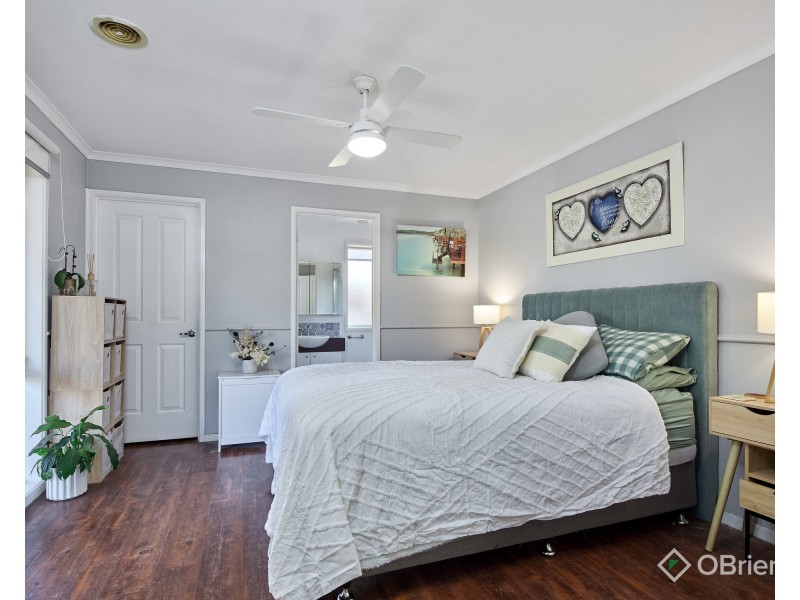 86 Kamanari Court, Drouin VIC 3818