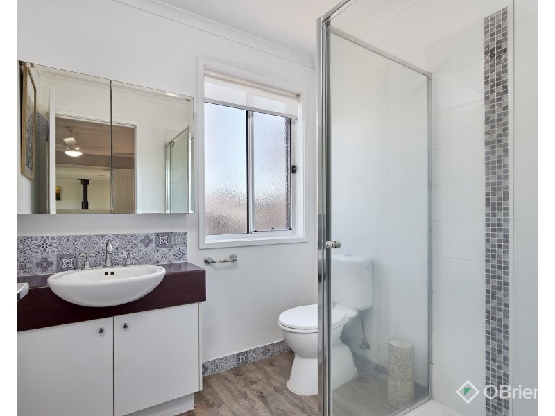 86 Kamanari Court, Drouin VIC 3818