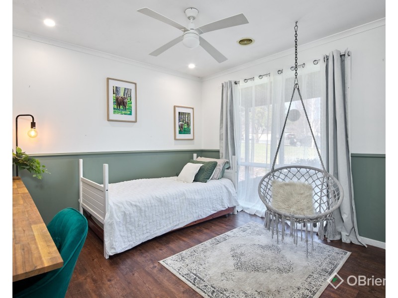 86 Kamanari Court, Drouin VIC 3818