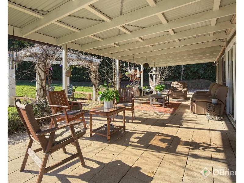 86 Kamanari Court, Drouin VIC 3818