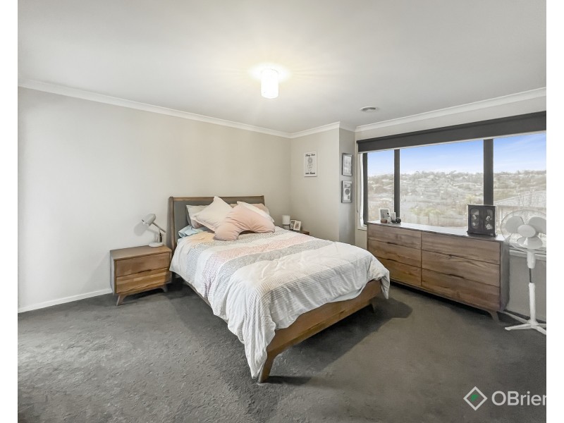 6 Byron Drive, Drouin VIC 3818