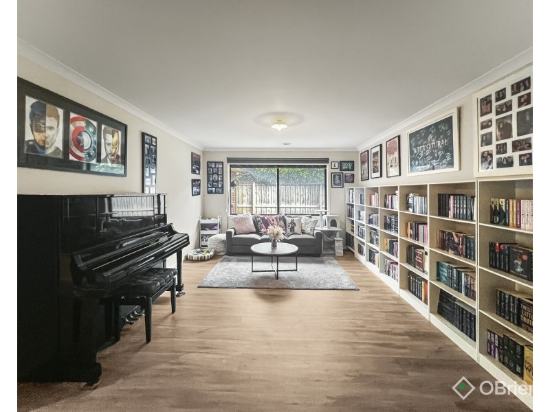 6 Byron Drive, Drouin VIC 3818