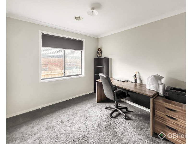 6 Byron Drive, Drouin VIC 3818