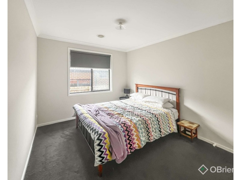 6 Byron Drive, Drouin VIC 3818