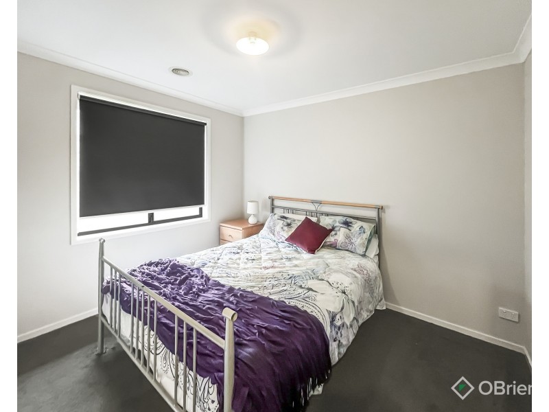 6 Byron Drive, Drouin VIC 3818