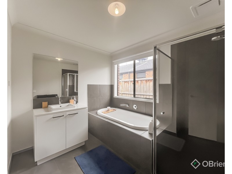 39 Meadowbrook Crescent, Warragul VIC 3820