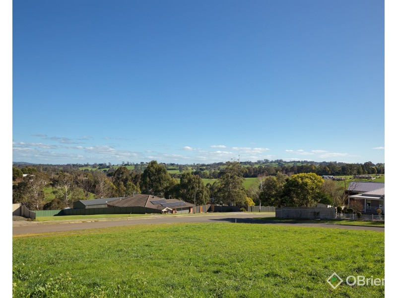 8 Peters Way, Neerim South VIC 3831