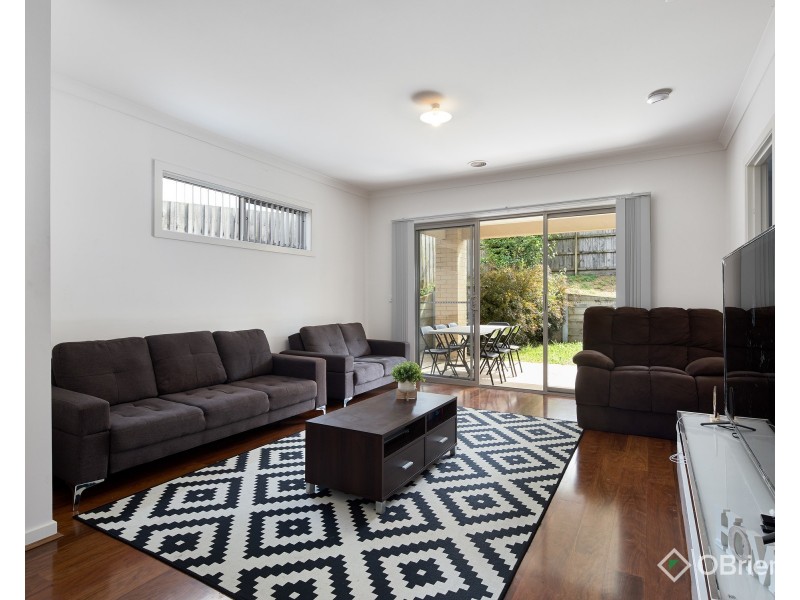 2/275a Princes Way, Drouin VIC 3818