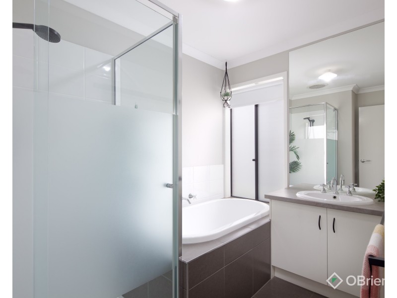 10 Mountain Ash Street, Warragul VIC 3820