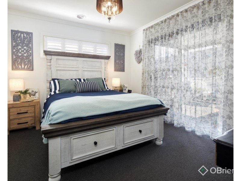 14 Diamond Street, Drouin VIC 3818