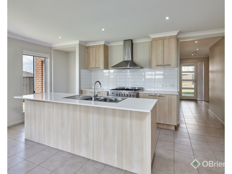 5 Cumberland Avenue, Warragul VIC 3820